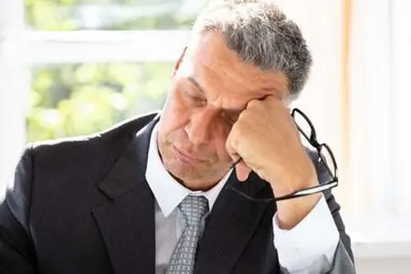 大家被“8小时睡眠论”骗了？60岁后，最佳的睡眠时间应是多久？（60岁一般睡眠几个小时就可以了）